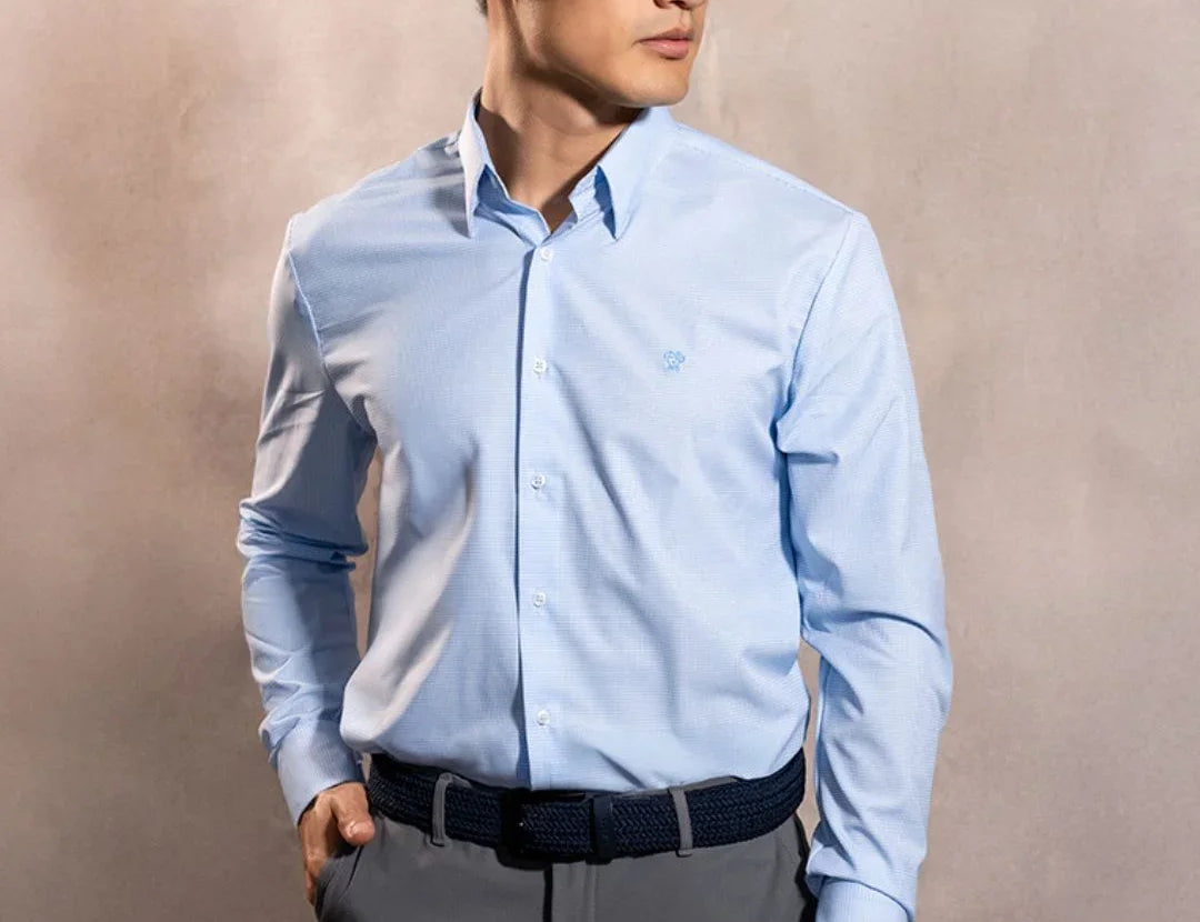 Camisa Performance cuadros azul claro antiarrugas para hombre marca DANTE tallaje regular fit foto modelo