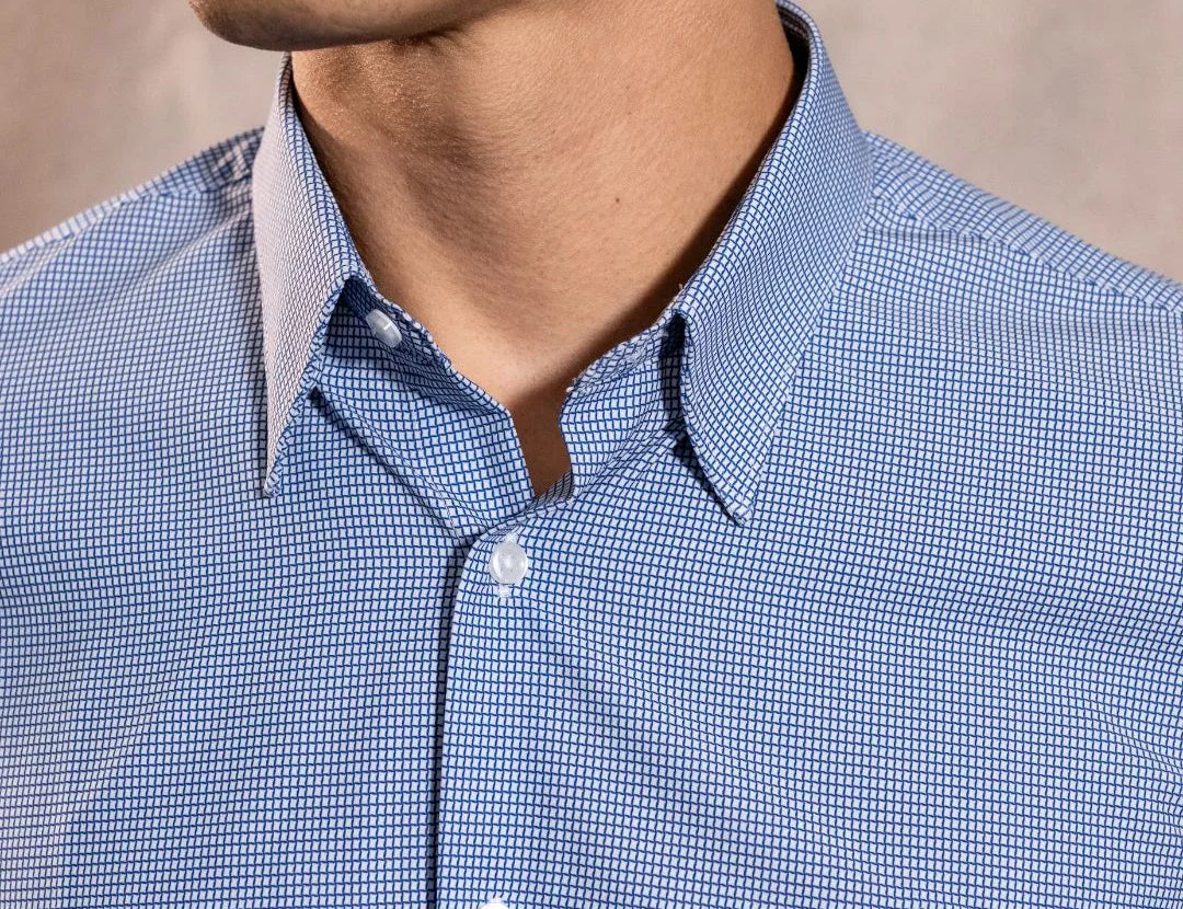 Camisa Performance cuadros azul oscuro antiarrugas para hombre marca DANTE tallaje regular fit foto logo