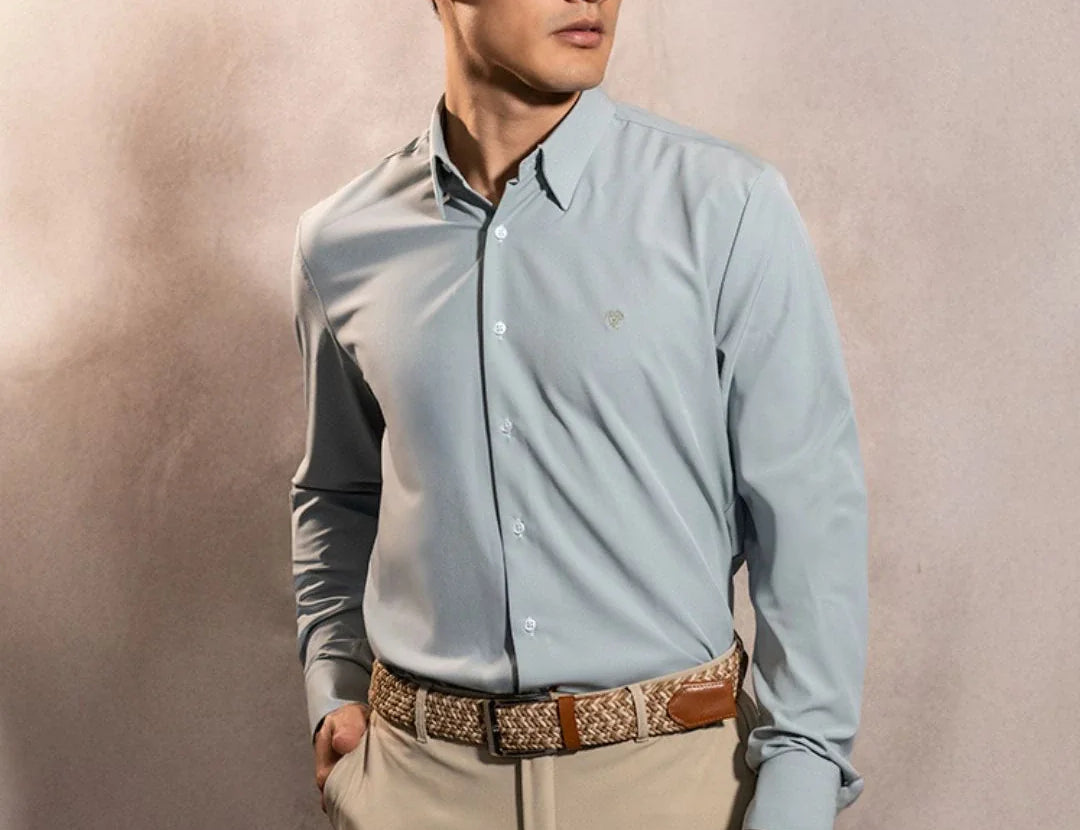 Camisa Performance verde sage antiarrugas para hombre marca DANTE tallaje regular fit foto modelo1
