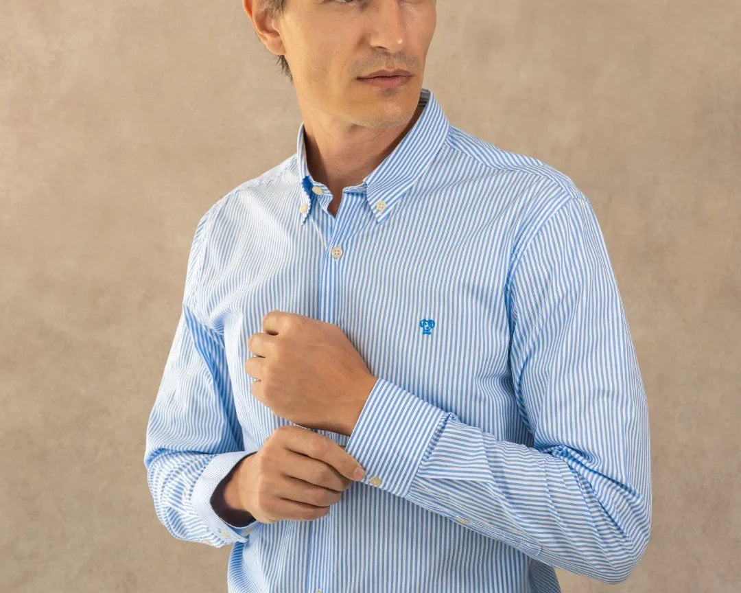 Camisa antimanchas Popelina Rayas yale marca DANTE de hombre tallaje regular fit foto modelo2