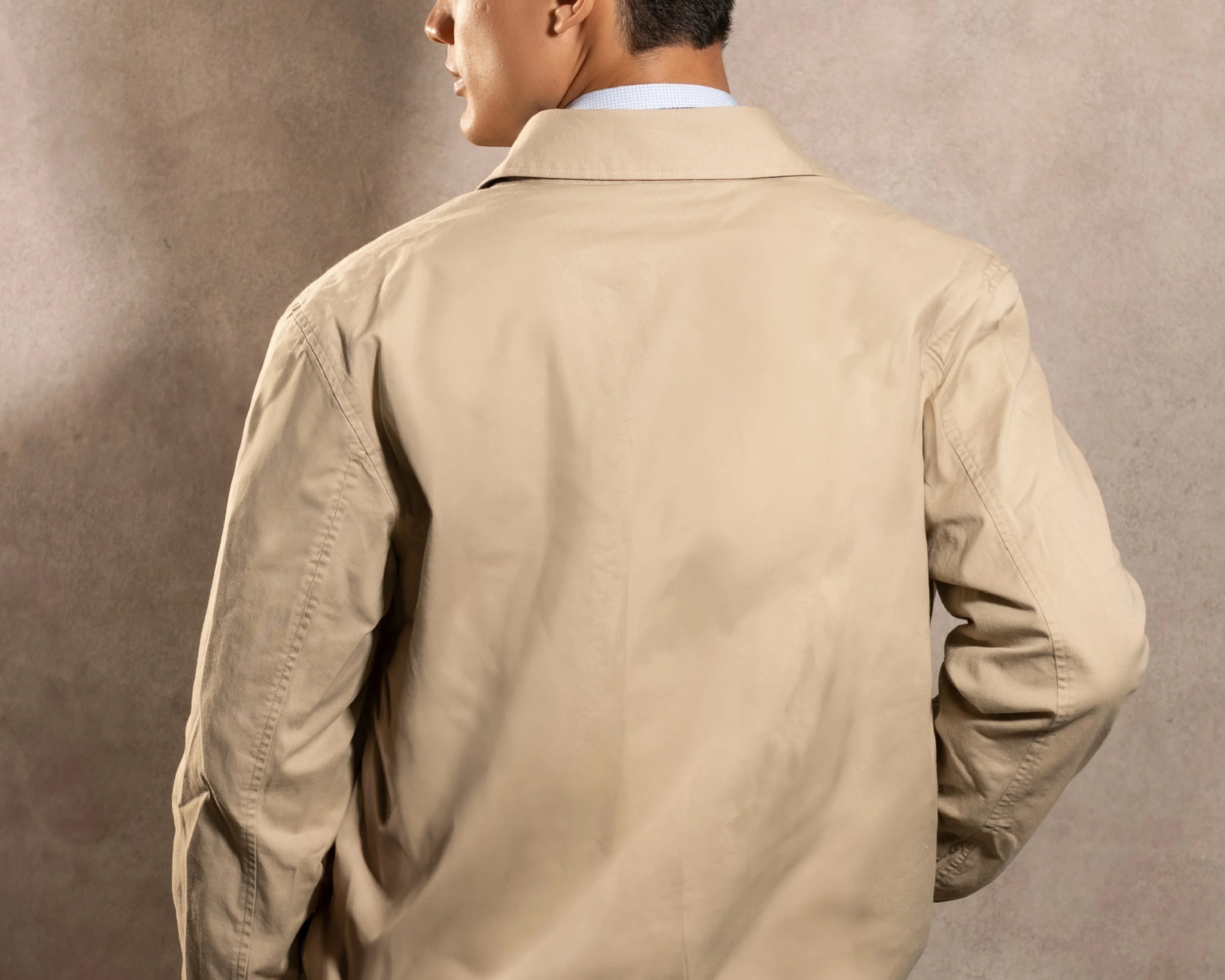 Chaqueta Antimanchas Kyoto Beige para hombre marca DANTE foto espalda