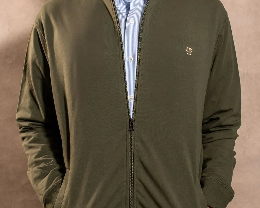 Full-Zip Antimanchas Verde Militar para hombre marca DANTE foto modelo2