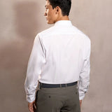 Camisa Performance blanca antiarrugas para hombre marca DANTE tallaje regular fit foto espalda
