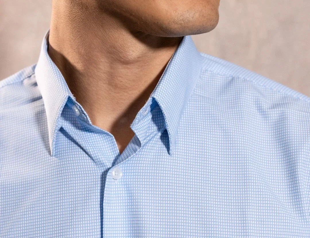 Camisa Performance cuadros azul claro antiarrugas para hombre marca DANTE tallaje regular fit foto logo