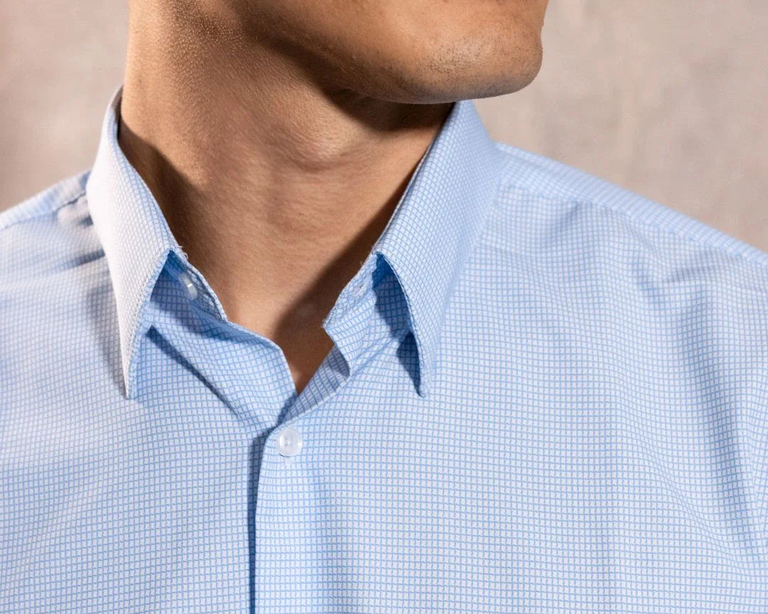 Camisa Performance cuadros azul claro antiarrugas para hombre marca DANTE tallaje regular fit foto logo