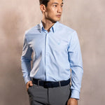 Camisa Performance cuadros azul claro antiarrugas para hombre marca DANTE tallaje regular fit foto modelo