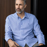 Camisa Performance cuadros azul oscuro para hombre marca DANTE tallaje regular fit foto lifestyle yepes