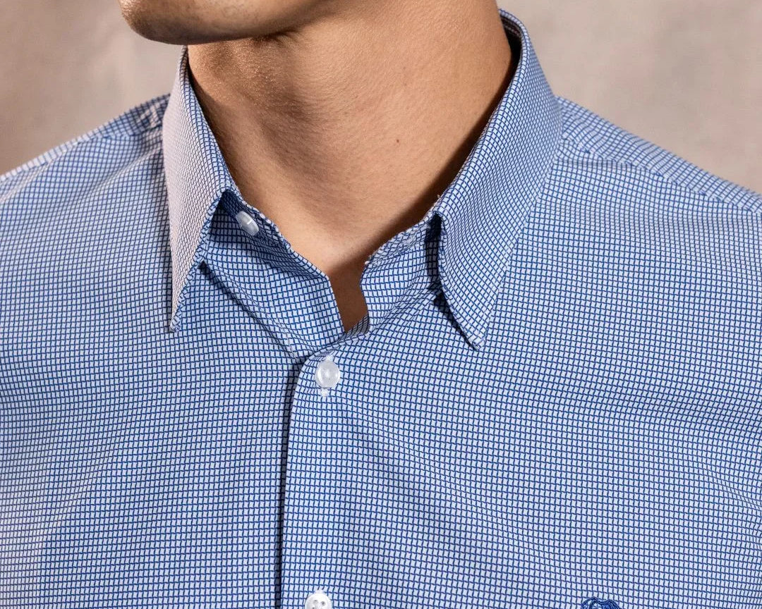 Camisa Performance cuadros azul oscuro antiarrugas para hombre marca DANTE tallaje regular fit foto logo