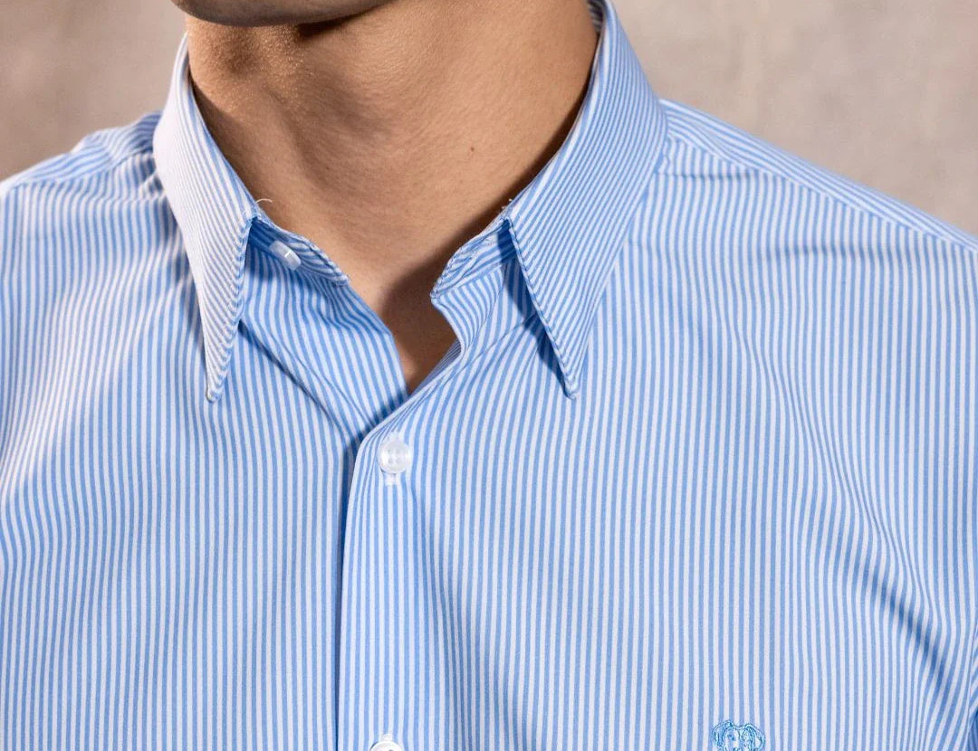 Camisa Performance rayas azul claro antiarrugas para hombre marca DANTE tallaje regular fit foto logo