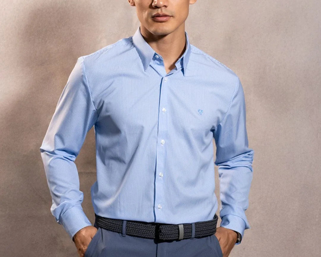 Camisa Performance rayas azul claro antiarrugas para hombre marca DANTE tallaje regular fit foto modelo2