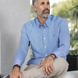 Camisa Performance rayas azul oscuro para hombre marca DANTE tallaje regular fit foto lifestyle
