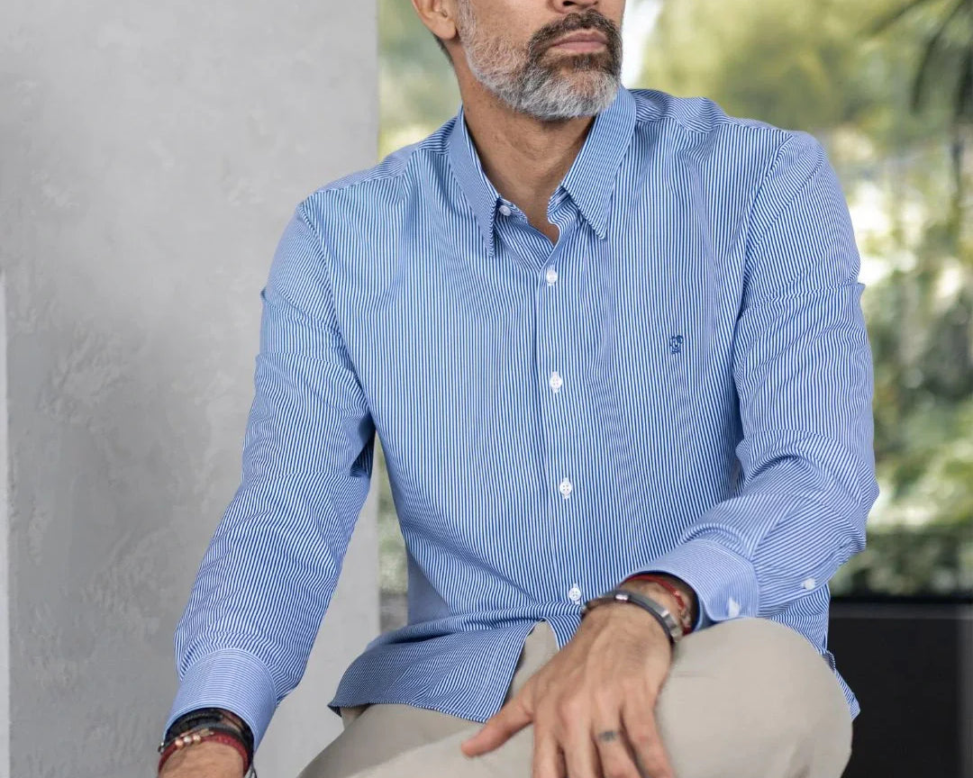 Camisa Performance rayas azul oscuro para hombre marca DANTE tallaje regular fit foto lifestyle
