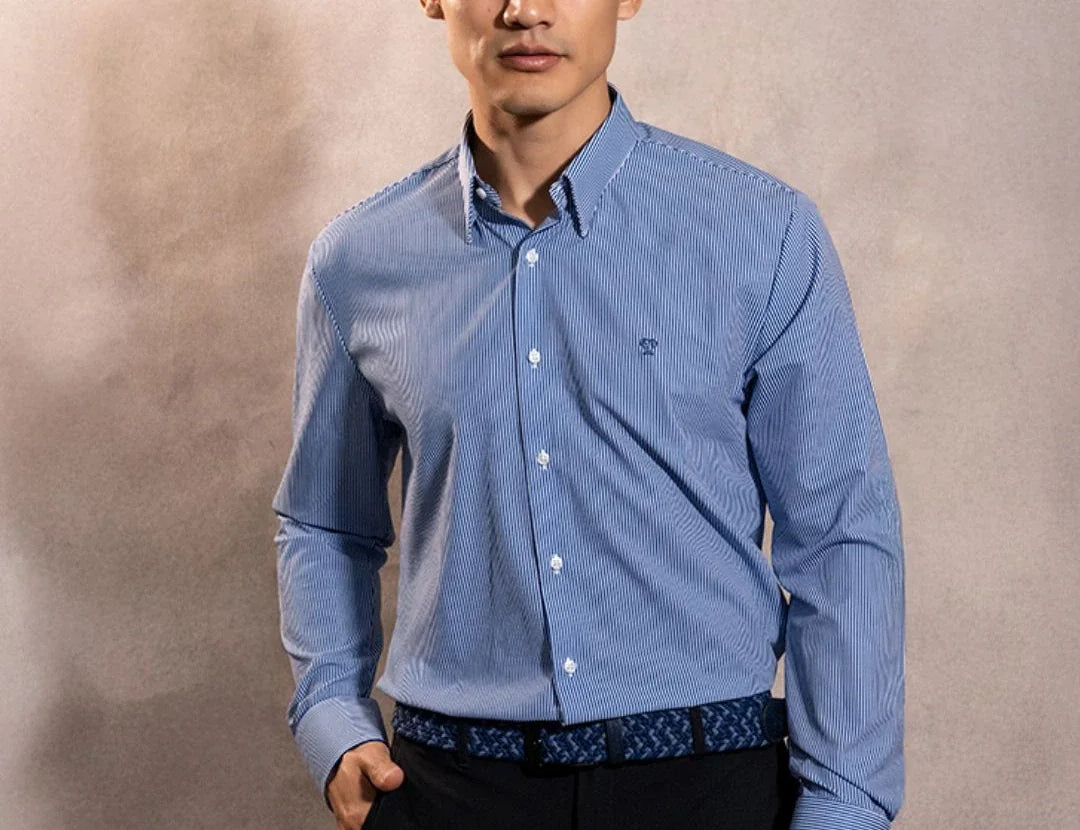 Camisa Performance rayas azul oscuro antiarrugas para hombre marca DANTE tallaje regular fit foto modelo