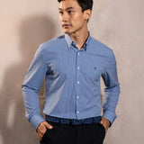 Camisa Performance rayas azul oscuro antiarrugas para hombre marca DANTE tallaje regular fit foto modelo2