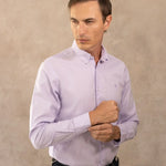 Camisa antimanchas Oxford lila marca DANTE para hombre regular fit foto  mdoelo