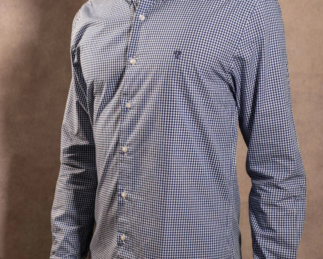 Camisa antimanchas Popelina Cuadros Azul Oscuro Berna para hombre marca DANTE tallaje regular fit foto modelo 2