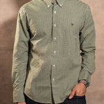 Camisa antimanchas Popelina Cuadros Verde Oscuro Lugano para hombre marca DANTE tallaje regular fit foto modelo