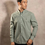 Camisa antimanchas Popelina Cuadros Verde Oscuro Lugano para hombre marca DANTE tallaje regular fit foto modelo