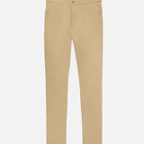Pantalón performance antimanchas Camel para hombre marca dante tallaje regular fit foto mockup
